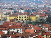 U PROKUPLJU SU I ŠKOLE NA PRODAJU