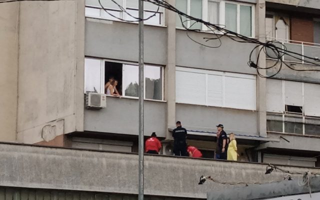 Zena pala iz solitera u Prokuplju 2