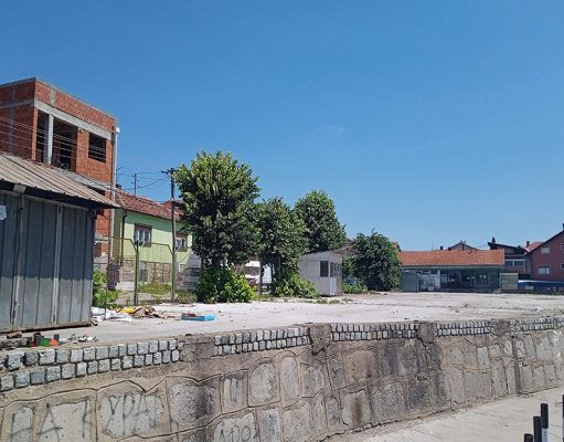 MALA PIJACA KOŠTA KAO POLA MINIBUSA