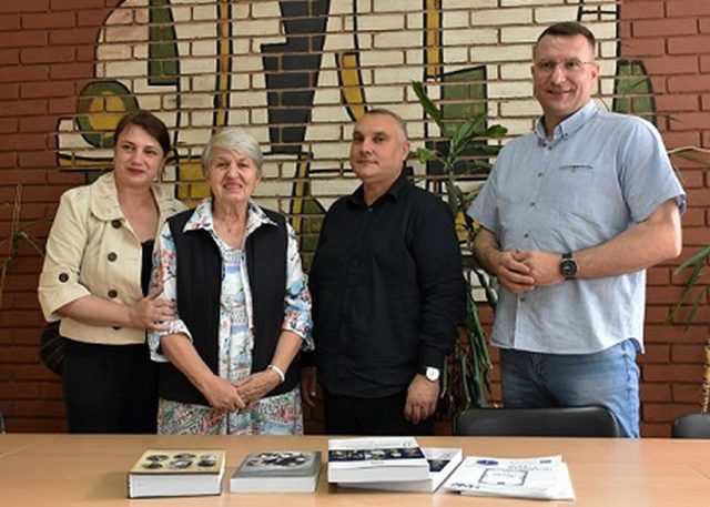 biblioteka poklonjene knjige