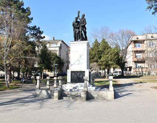 Studentski bazar u Prokuplju: Kreativnost i energija mladih na Trgu topličkih junaka