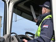 Vozač kamiona za 28 dana napravio 80 prekršaja, kazna 2,48 miliona dinara