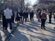Građani Prokuplja na protestu zbog verbalnog napada na dete: Deca moraju biti zaštićena od nasilja