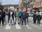 I danas šesnaest minuta tišine u Prokuplju za žrtve tragedije u Novom Sadu