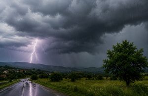 MUP apeluje na oprez zbog najavljenog nevremena i otežanih uslova u saobraćaju