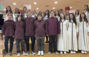 Gimnazijalci iz Prokuplja osvojili prve nagrade na Republičkom takmičenju u pevanju tradicionalne pesme