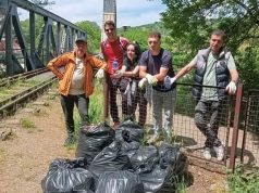 Studenti i građani čistili Hisar u akciji “Zavrni rukave”