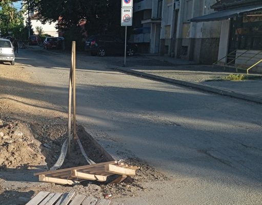 Radovi u Pojatskoj ulici: JKP “Gradski vodovod” poziva građane da uklone parkirana vozila