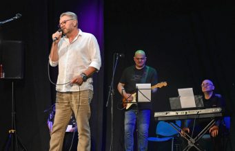 “Evergrin veče” oduševilo Prokupčane: Bezvremenski hitovi ispunili salu Doma kulture