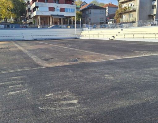 Kuršumlija: Završeno asfaltiranje školskog igrališta